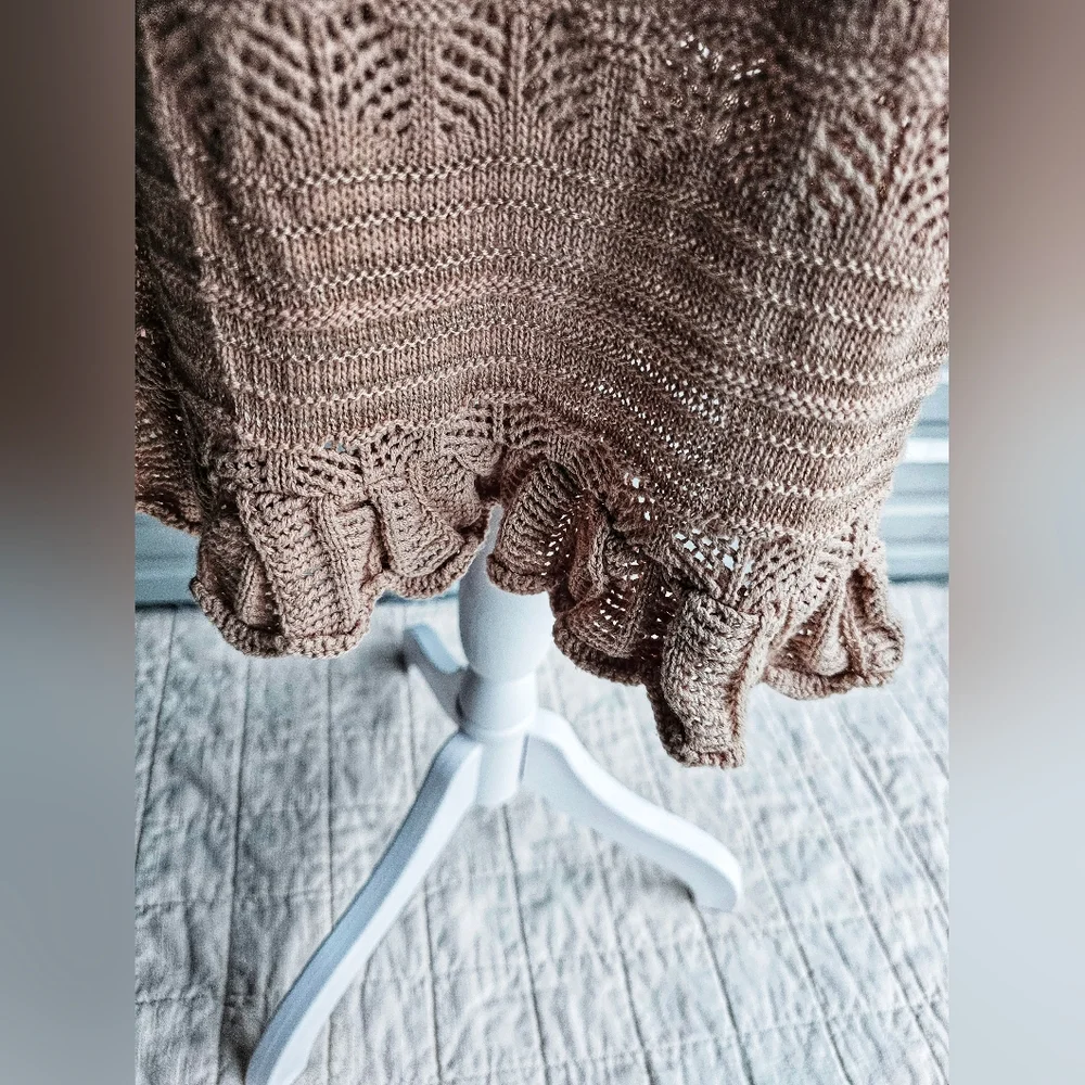 Beige crochet flutter sleeve flutter hem round neck sweater dress size small - Picture 2 of 7